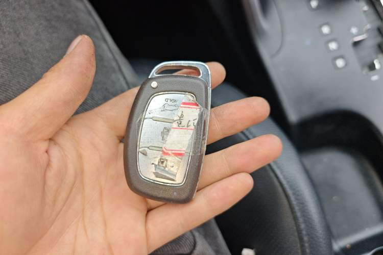 Used Hyundai ix35 2015 2.0L Automatic 2WD Smart Version China V Standard Vehicle Key