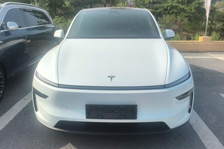 Used Tesla Model Y 2026 Rear-Drive Model Front