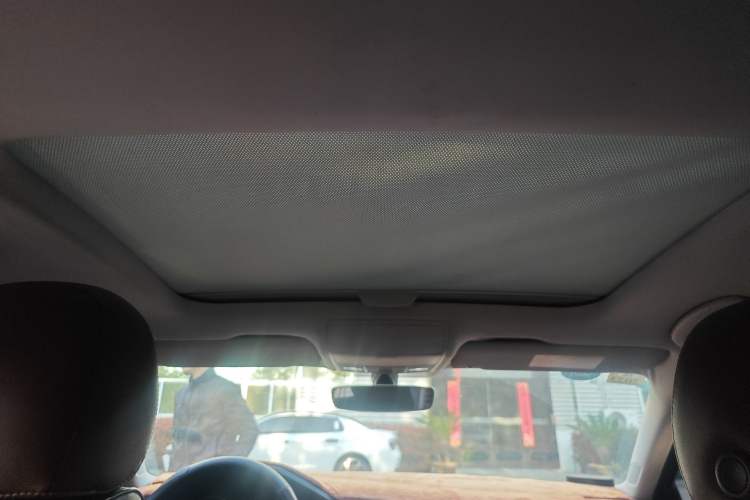 Used Volkswagen Lamando 2015 280TSI DSG Luxury Edition
