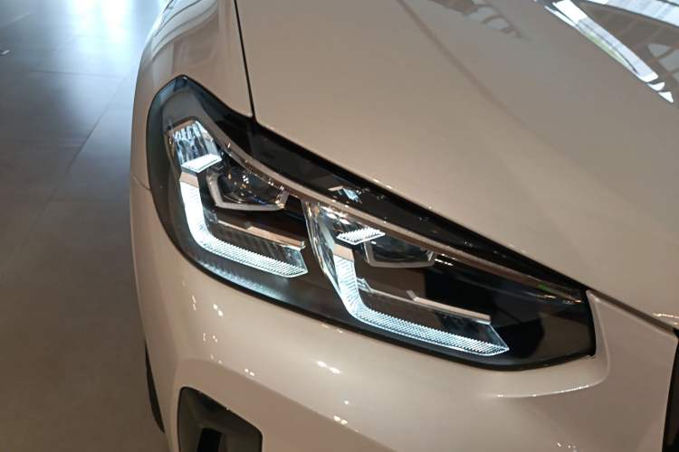 Used BMW X3 2022 xDrive30i Luxury Model M Night Sky Package Right Front Headlight