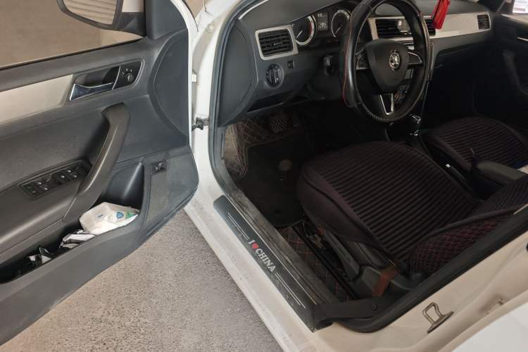 Used Skoda Rapid 2019 1.5L Automatic Comfort Edition China VI Standard Driver Seat