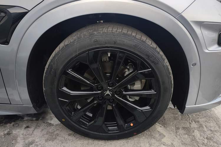 Used ARCFOX Alpha S6 2025 602 with Three LiDAR Sensors