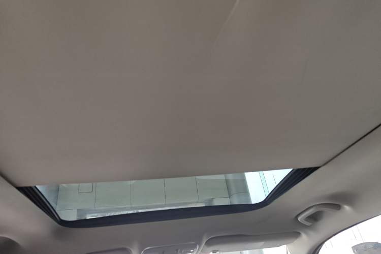 Used Geely Auto Emgrand X7 Sport 2018 2.0L Manual Two-Wheel Drive Zhiya Version Headliner