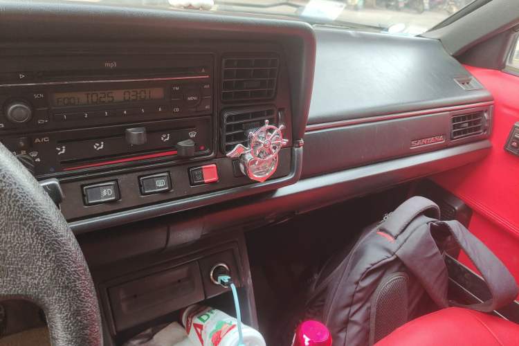 Used Volkswagen Santana Classic 2007 1.8L Jingchang Model Audio And AC Panel