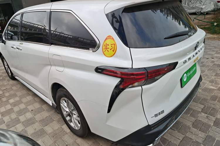 Used Toyota Granvia 2026 Model 2.5L Hybrid Comfort Edition Exterior 2