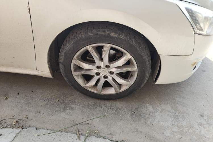 Used Peugeot 508 2012 2.0L Automatic Luxury Edition Right Front Wheel Hub