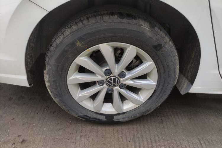 Used Volkswagen Bora 2024 200TSI DSG Comfort Edition Right Rear Wheel Hub