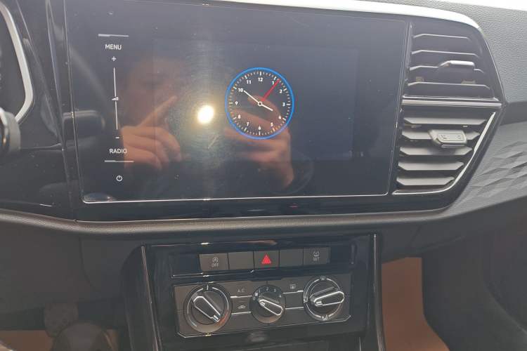 Used Jetta VS5 2022 280TSI Manual Advanced Pro Trim
