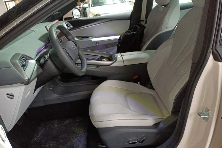 Used ARCFOX Alpha S5 2025 560MAX 185kW Left Front Seat