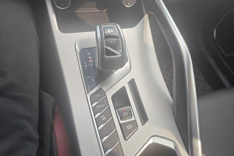 Used Geely Auto Coolray 2020 Facelift 240T DCT Hunter
