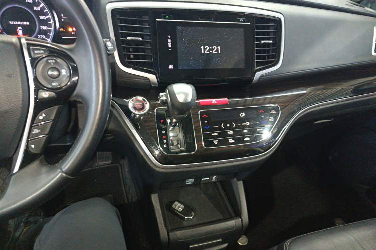 Used Honda Odyssey 2018 2.4L Supreme Edition Audio And AC Panel