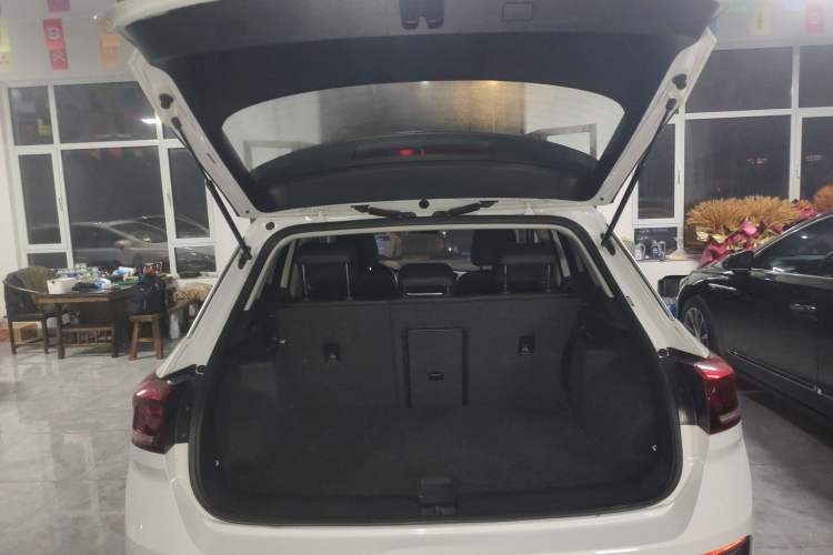 Used Volkswagen T-ROC 2021 280TSI DSG Two-Wheel Drive Elite Connect Edition
