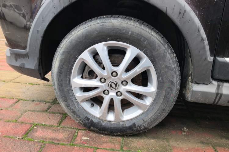 Used Dongfeng Fengon 370 2016 1.5L Manual Elite Home Edition 5 Seats
