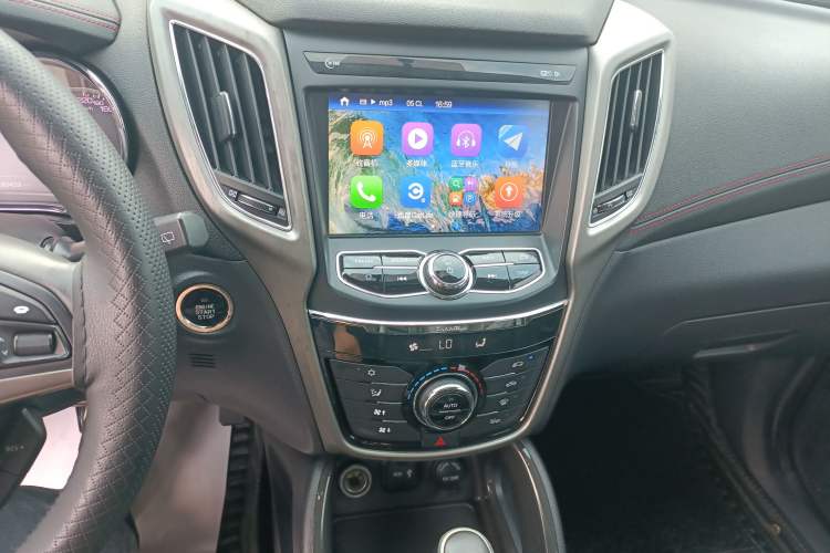 Used CHANGAN CS75 2017 Shangkui Edition 1.5T Automatic Fengxiang Model Audio And AC Panel