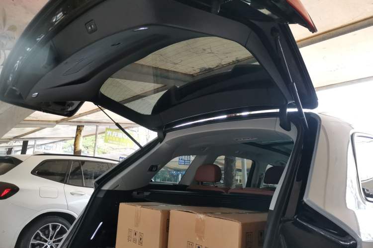 Used Audi Q7 2022 55 TFSI quattro S line Sport model Trunk