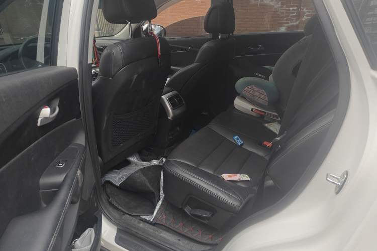 Used Kia Sorento 2016 Sorento L 2.4L Gasoline 4WD Custom Edition 7 Seats Emission Standard China V
