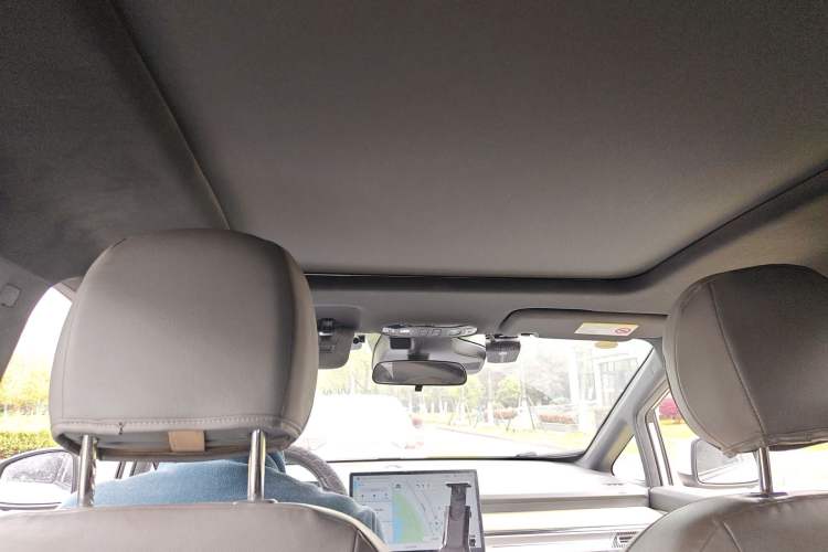 Used AION Y 2022 Plus 80 Smart Edition Headliner
