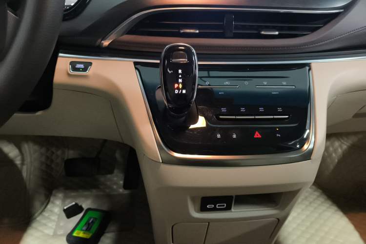 Used Buick GL8 2020 Land Cruiser Executive Class 652T Comfort Model