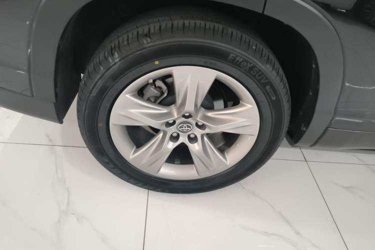 Used Toyota Highlander 2018 2.0T Two-Wheel Drive Luxury Edition 7 Seats China VI Standard
