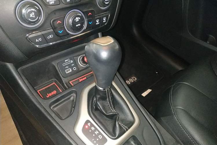 Used Jeep Cherokee 2017 2.0L Superior Edition