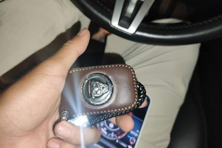 Used Jaguar XF 2014 XF 2.0T Luxury Edition
