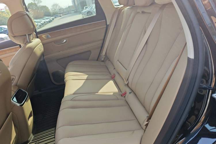 Used Hima AITO M7 2024 1.5T Intelligent Drive Rear-Drive Ultra Version 5 Seats Left Rear Seat