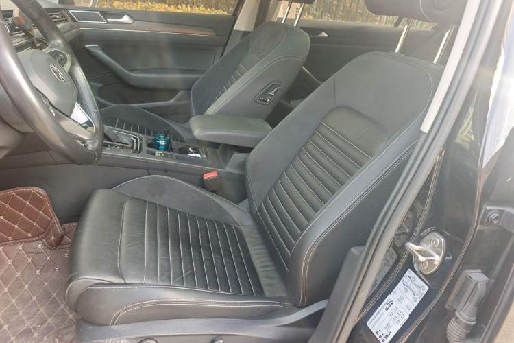 Used Volkswagen Magotan 2020 330TSI DSG Leading Model Left Front Seat