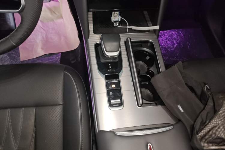 Used Hongqi HS7 PHEV 2024 2.0T PHEV Four-Wheel Drive Flagship Edition 6 Seats