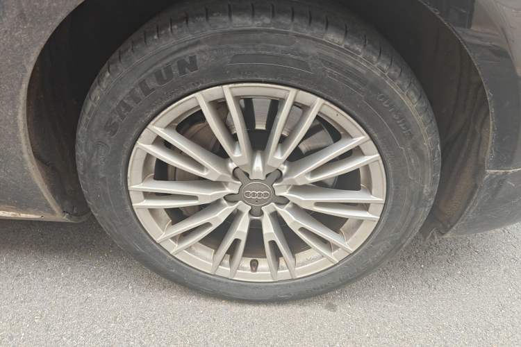 Used Audi A8 2014 A8L 45 TFSI quattro Comfort model