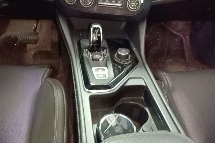 Used Lynk & Co 03 2021 1.5TD DCT Jing Champion Edition Gear Lever