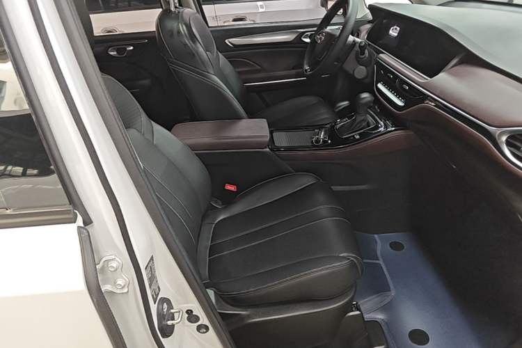 Used GAC Trumpchi M6 2023 PRO 270T DCT Luxury Edition
