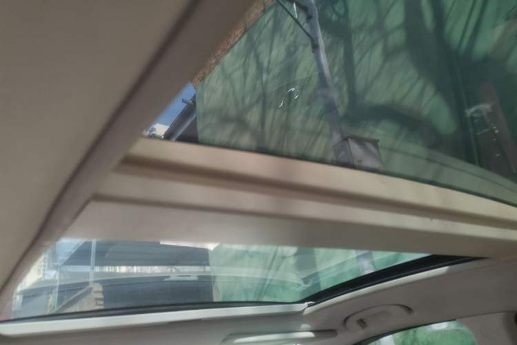 Used Renault Koleos 2012 2.5L 4x4 Comfort Edition with Navigation