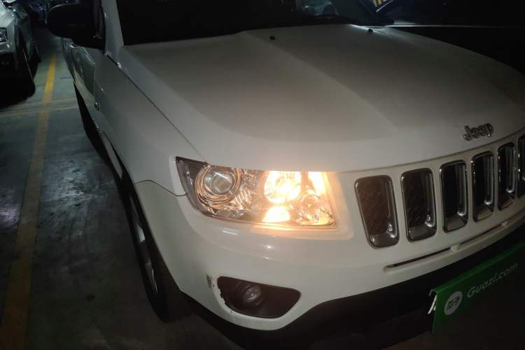 Used Jeep Compass 2012 2.4L four-wheel-drive sport version
