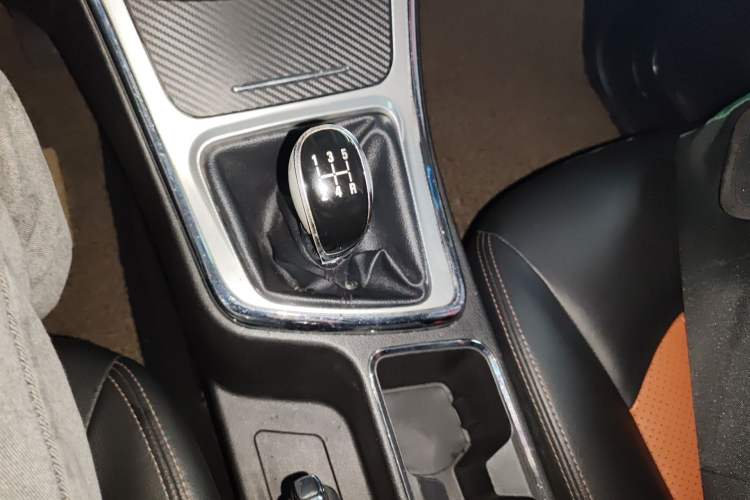 Used Baojun 560 2015 1.8L Manual Elite Edition Gear Lever