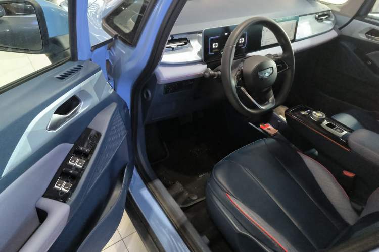 Used Geometry E Firefly 2022 401 km Linglong Tiger 4 Seats Interior 3