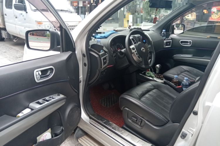 Used Nissan X-Trail 2012 2.5L CVT Luxury Edition 4WD Driver Seat