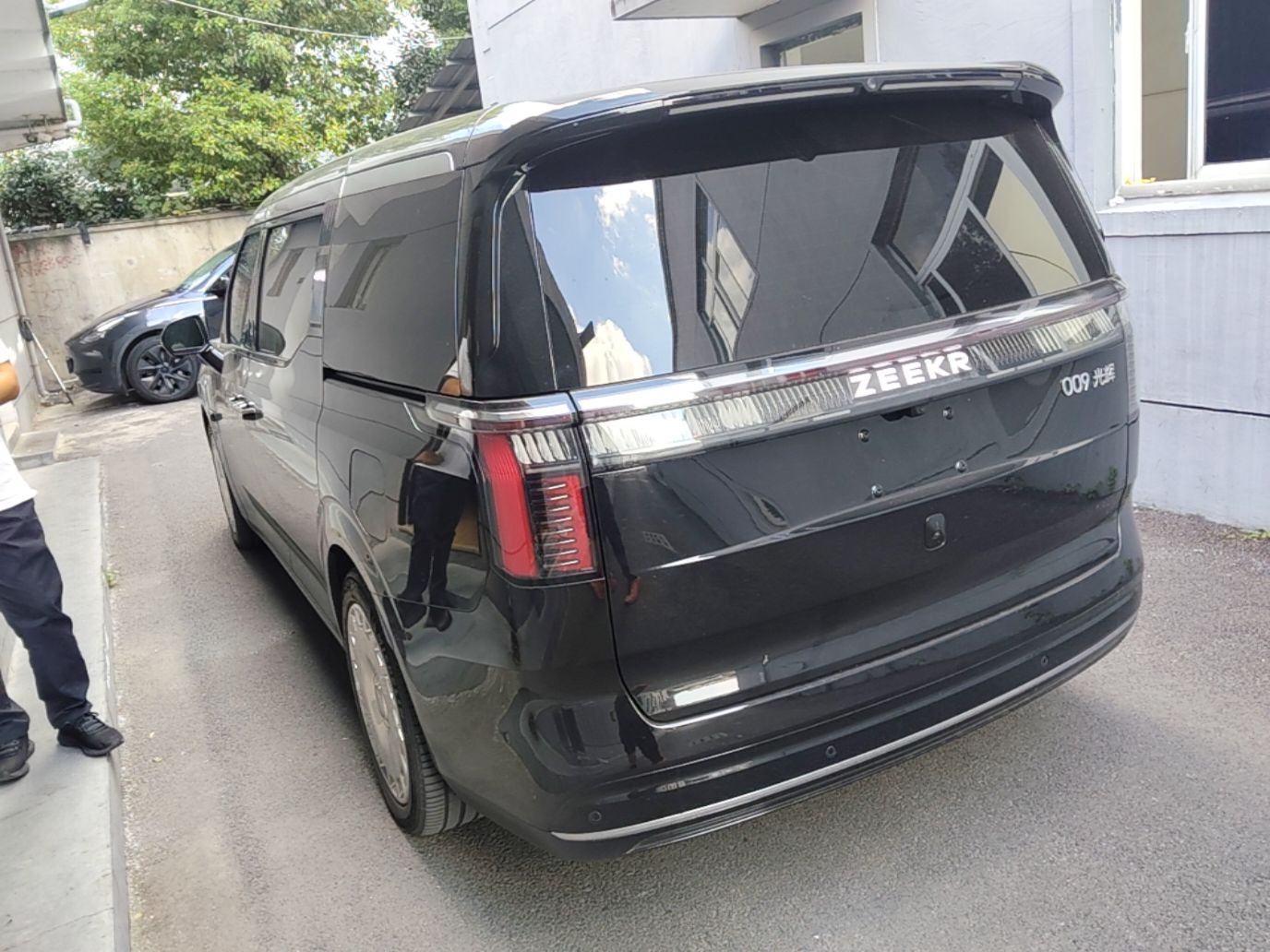 Zeekr 009 2024 GAC Trumpchi — снимка 4