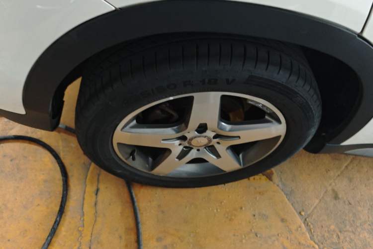 Used Mercedes-Benz GLA 2015 GLA 260 4MATIC Right Rear Wheel Hub