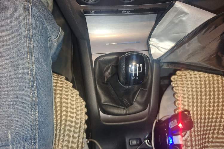 Used Skoda Octavia 2012 1.6L Manual Eado Edition Gear Lever