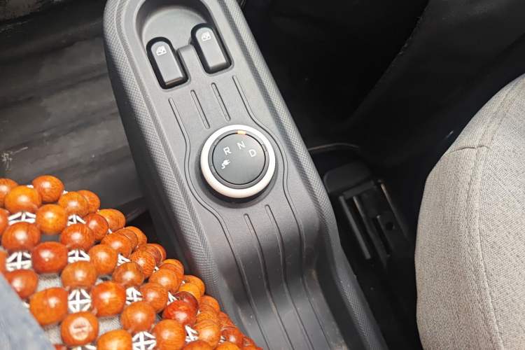 Used Wuling Hongguang MINIEV 2021 Macaron Premium Model – Lithium Iron Phosphate Gear Lever