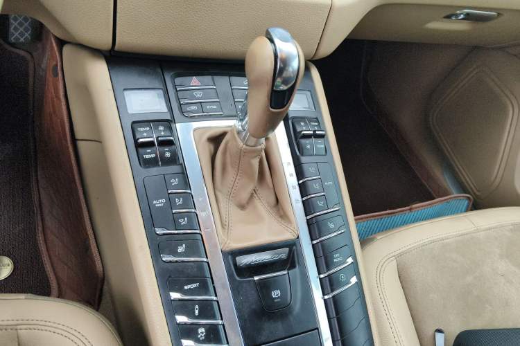 Used Porsche Macan 2016 Macan 2.0T Gear Lever