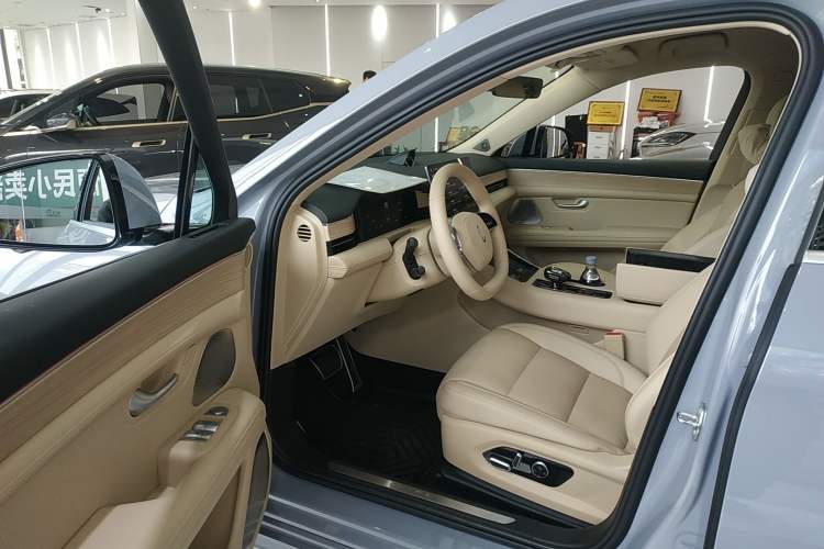 Used Hima AITO M5 2024 Extended-Range Max Rear-Wheel Drive Advanced Intelligent Driving Version
