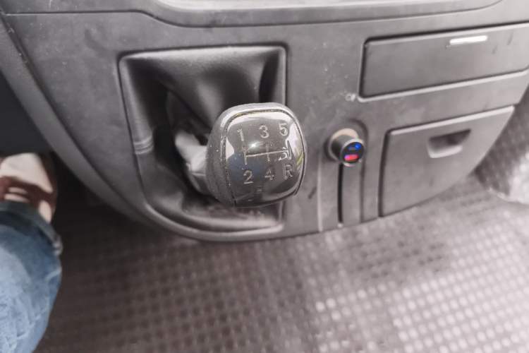 Used SAIC MAXUS Xintu V80 