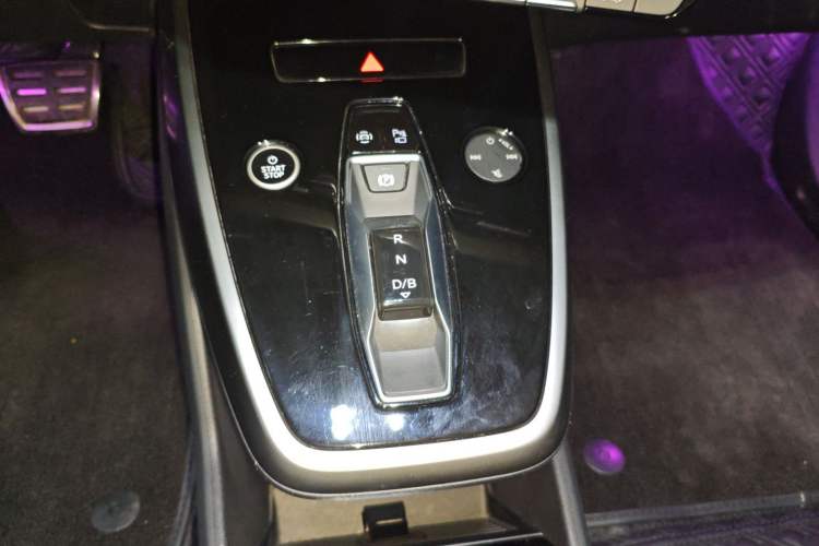 Used Audi Q4 e-tron 2022 40 e-tron Adventure Edition Gear Lever