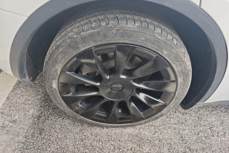 Used Tesla Model Y 2022 Revised Version Rear-Wheel Drive Right Rear Wheel Hub