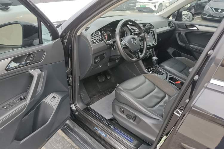 Used Volkswagen Tiguan L 2019 330TSI Automatic Two-Wheel Drive Smart Luxury Version China VI Standard Driver Seat