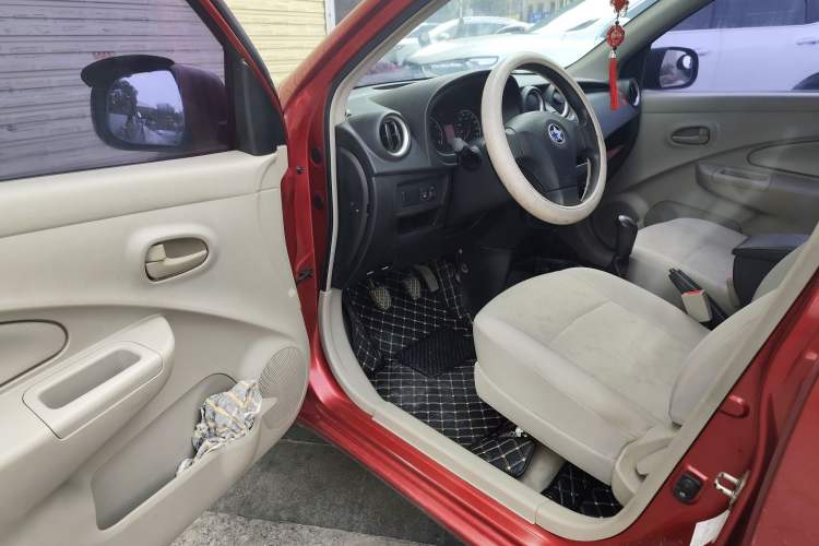 Used Venucia R30 2014 1.2L Manual Comfort Edition