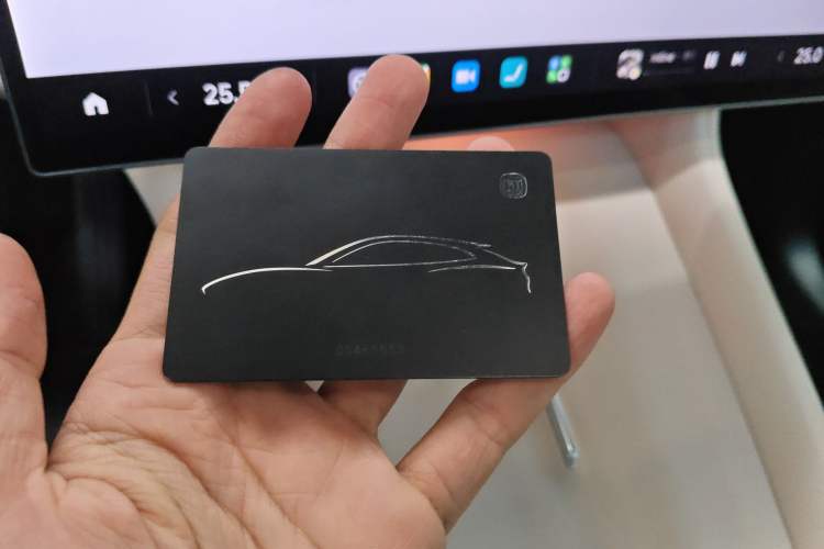 Used Xiaomi Auto YU7 2025 Ultra-Long Range High-Performance All-Wheel-Drive Max Edition Interior 1