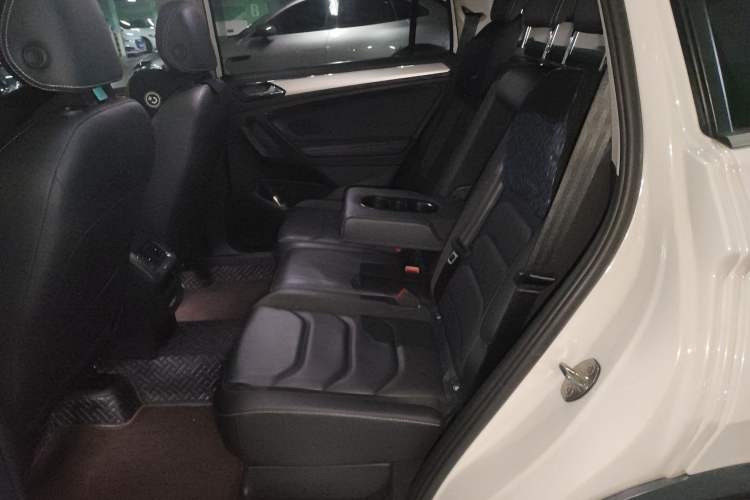 Used Volkswagen Tiguan L 2019 Updated Version 330TSI Automatic Two-Wheel Drive Panoramic Comfort Edition China VI Standard
