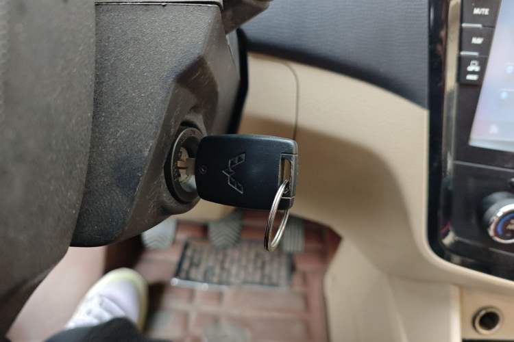 Used Wuling Zhengcheng 2015 1.8L Luxury Model LJ479QE2
